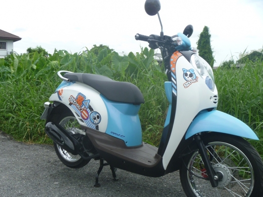 ขายถูก scoopy i PGM-FI ภาษี+พรบ กลางปี 57 รถจด พ.ค 2555
