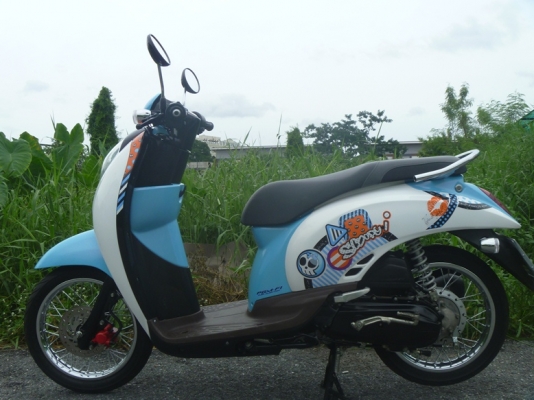 ขายถูก scoopy i PGM-FI ภาษี+พรบ กลางปี 57 รถจด พ.ค 2555