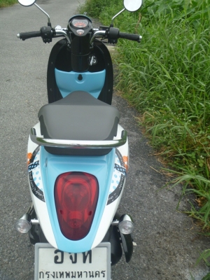 ขายถูก scoopy i PGM-FI ภาษี+พรบ กลางปี 57 รถจด พ.ค 2555