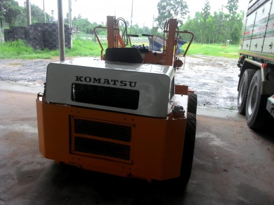 ขายรถตักเอนกประสงค์ komatsu sk 07 สภาพสวยพร้อมใช้งาน