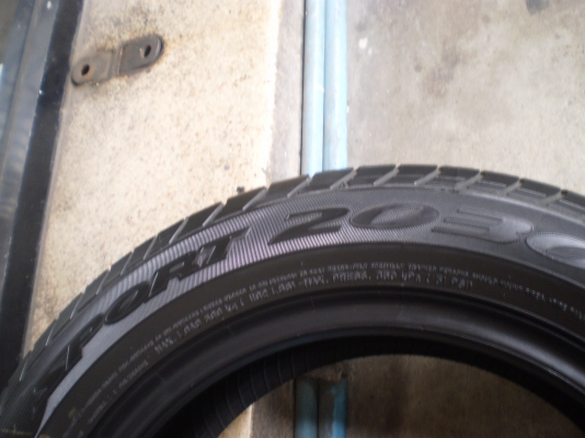 ขายยางป้ายแดง 185 60 15 ปี1913 ขายยางป้ายแดง 185 60 15 ปี1913