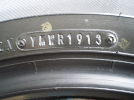 ขายยางป้ายแดง 185 60 15 ปี1913 ขายยางป้ายแดง 185 60 15 ปี1913