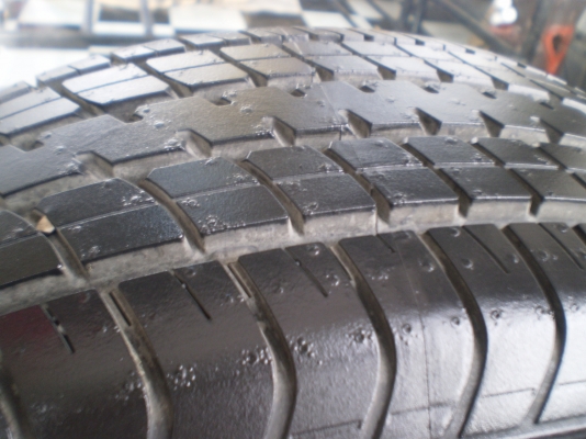 ขายยางป้ายแดง 185 60 15 ปี1913 ขายยางป้ายแดง 185 60 15 ปี1913