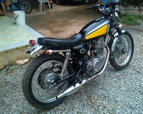 ขาย  yamaha sr400  (40,000 บาท)