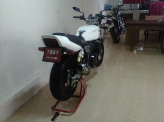 ***ขาย XJR ปี 98 เบรมโบ้สวยๆถูกๆซักคัน 48000***ohm คอนหวัน เครื่องดีมากครับวิ่งซิวเลยครับ สีขาวมุกสวยๆเลยครับ ระบบไฟปรกติ ไมค์วัดรอบความเร็วขึ้นปรกติครับ ยางหน้าหลังดอกเต็มครับ ปลายท่อโยชิ กุญแจดอกเดียวทั้งคันครับ เอกสารอินวอย ลองดูครับ สนใจ 0858730704 oh