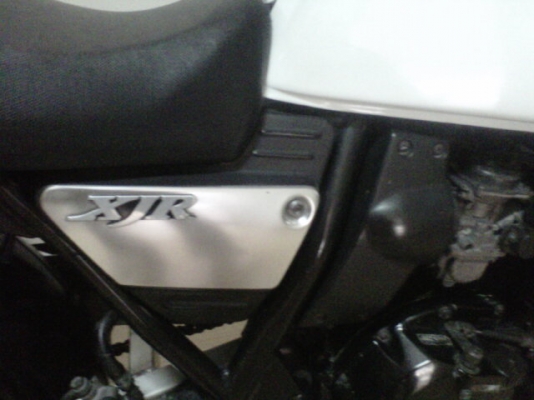 ***ขาย XJR ปี 98 เบรมโบ้สวยๆถูกๆซักคัน 48000***ohm คอนหวัน เครื่องดีมากครับวิ่งซิวเลยครับ สีขาวมุกสวยๆเลยครับ ระบบไฟปรกติ ไมค์วัดรอบความเร็วขึ้นปรกติครับ ยางหน้าหลังดอกเต็มครับ ปลายท่อโยชิ กุญแจดอกเดียวทั้งคันครับ เอกสารอินวอย ลองดูครับ สนใจ 0858730704 oh