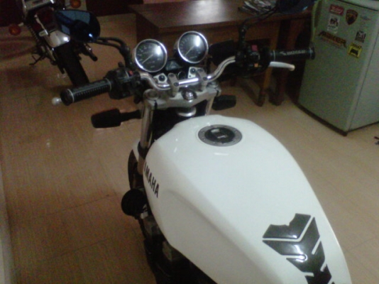 ***ขาย XJR ปี 98 เบรมโบ้สวยๆถูกๆซักคัน 48000***ohm คอนหวัน เครื่องดีมากครับวิ่งซิวเลยครับ สีขาวมุกสวยๆเลยครับ ระบบไฟปรกติ ไมค์วัดรอบความเร็วขึ้นปรกติครับ ยางหน้าหลังดอกเต็มครับ ปลายท่อโยชิ กุญแจดอกเดียวทั้งคันครับ เอกสารอินวอย ลองดูครับ สนใจ 0858730704 oh