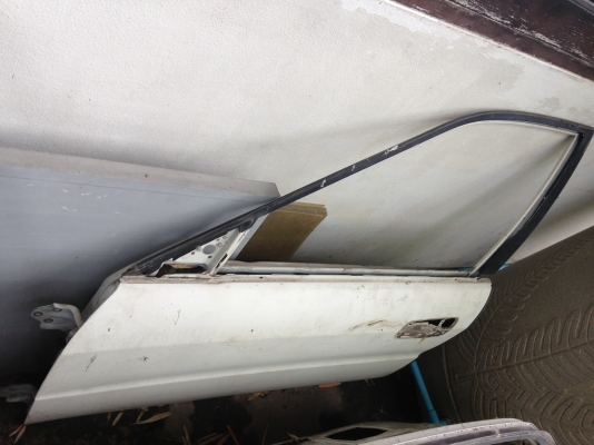 โครงประตูเปล่าๆ mitsu ck ท้ายเบนซ์ โครงประตูเปล่าๆ mitsu ck ท้ายเบนซ์