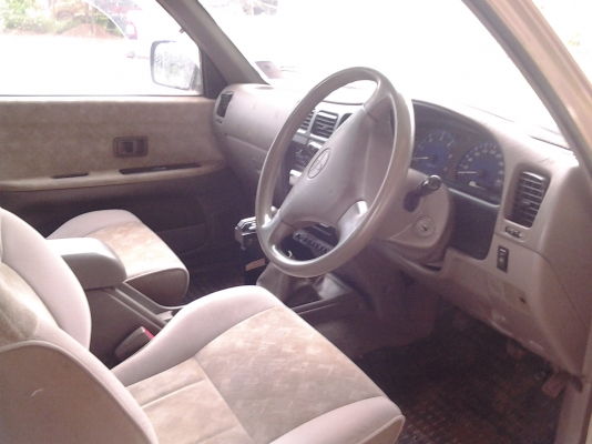 Toyota Sport cruiser 2.5 D4D 4  ประตู ปี 46