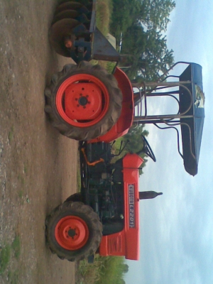 KUBOTA L 2201 ขับเคลื่อนสี่ล้อ  พร้อมผ่านห้าสภาพดี เครื่องไม่มีเยื่อมพร้อใช้งาน สนใจติดต่อ 089-9638932 อำเภอชัยบาดาล จังหวัดลพบุรี
