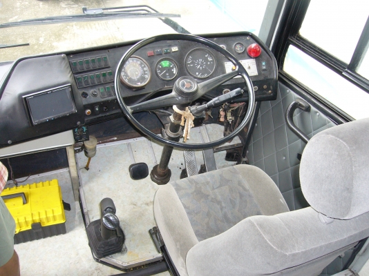 ต้องการขายรถบัส 12 เมตร BENZ  เครื่องท้าย ถุงลม