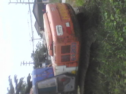 200 ฮิตาชิ-2 รถเดิมๆอยู่ครบโซ่ได้เครื่ืองดีพร้อมใช้ตามสภาพ