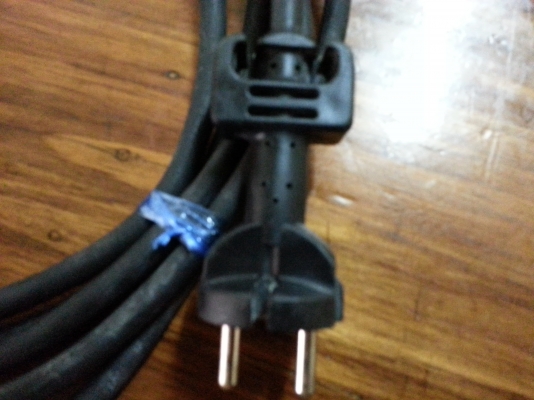 ขายสว่านโรตารี่3ระบบยี่ห้อBOSCHรุ่นGBH2-26DEสภาพ80\%พร้อมใช้งานครับ