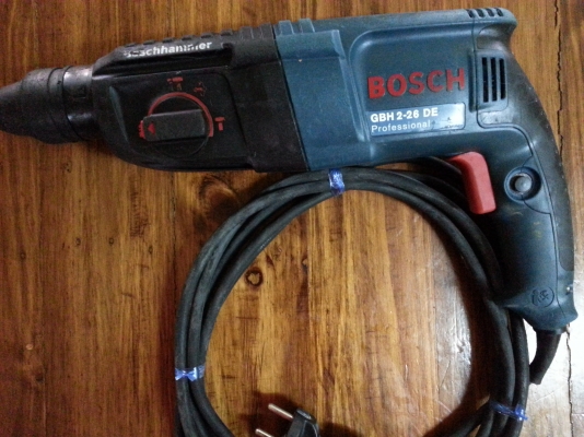 ขายสว่านโรตารี่3ระบบยี่ห้อBOSCHรุ่นGBH2-26DEสภาพ80\%พร้อมใช้งานครับ