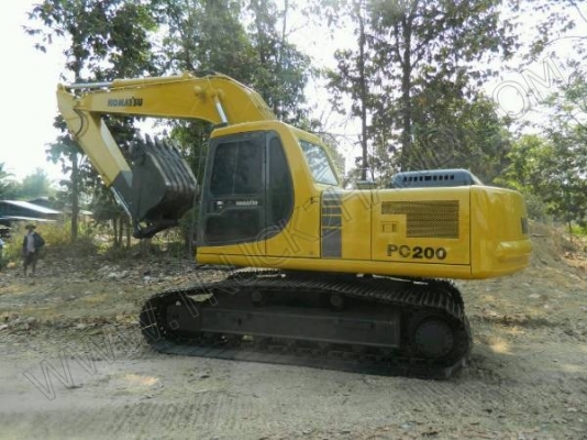 รถแบคโฮ ยี่ห้อ KOMATSU PC200-6 มีเล่มทะเบียนพร้อม