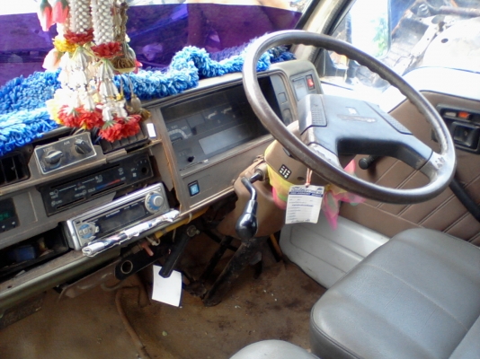 รถตู้ อีซูซุ บัดดี้ ISUZU BUDDY