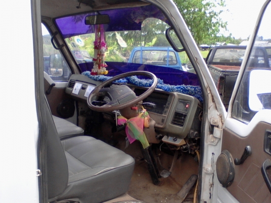 รถตู้ อีซูซุ บัดดี้ ISUZU BUDDY