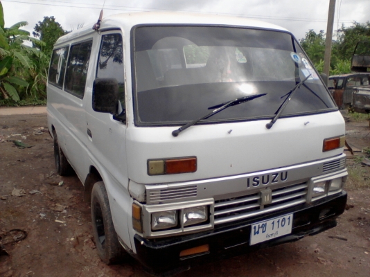 รถตู้ อีซูซุ บัดดี้ ISUZU BUDDY