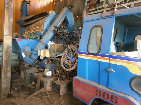 ขายรถ6ล้อ พร้อมกับเครื่องสีข้าว+ข้าวโพด จัมโบ้ บ.เกษตรพัฒนา 8ฟุต สภาพดี พร้อมใช้งาน