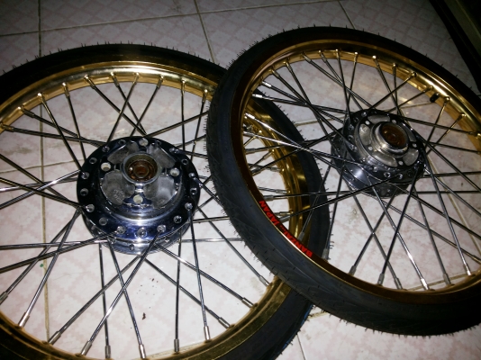 ขายดุมชุมลอทองของใหม่(โซนิก)(แดช)(LS)(เวฟ125)ราคาถูกๆยางใหม่ลอใหม่ของใหม่หมดทุกอย่าง