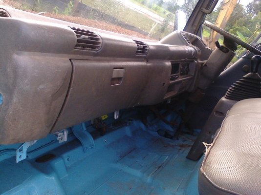 Isuzu NPR เครื่อง 100 Hp เกียสั้นยกหัวได้ คัชช KS ภาษี 57 Isuzu NPR เครื่อง 100 Hp เกียสั้นยกหัวได้ คัชช KS ภาษี 57