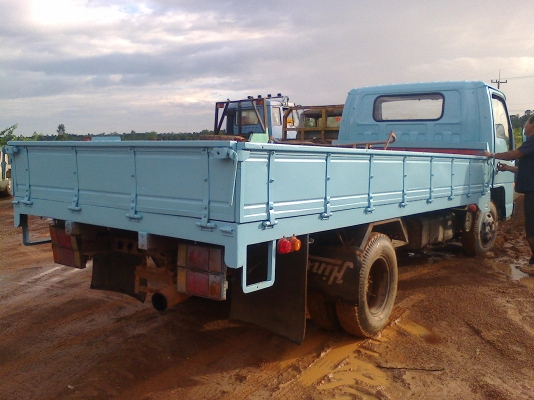 Isuzu NPR เครื่อง 100 Hp เกียสั้นยกหัวได้ คัชช KS ภาษี 57 Isuzu NPR เครื่อง 100 Hp เกียสั้นยกหัวได้ คัชช KS ภาษี 57