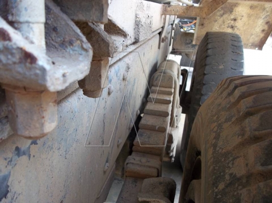 ขาย รถโม่ปูน 6 คิว โม่ตรง ( มิตซู 2 เพลา / ขาย 2 คัน! ) ขาย รถโม่ปูน 6 คิว โม่ตรง ( มิตซู 2 เพลา / ขาย 2 คัน! )