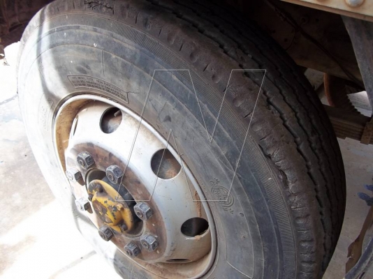 ขาย รถโม่ปูน 6 คิว โม่ตรง ( มิตซู 2 เพลา / ขาย 2 คัน! ) ขาย รถโม่ปูน 6 คิว โม่ตรง ( มิตซู 2 เพลา / ขาย 2 คัน! )