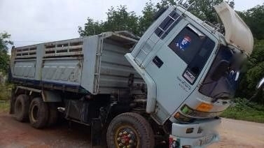 รถอิซูซุ 10 ล้อดั้ม 240 แรงม้า ปี 38 ( นางฟ้าแท้ )  ( ขายแม่/ลูก )  สนใจติดต่อ 081 - 6079515