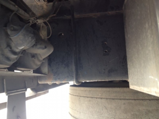 รถฮีโน่ 10 ล้อ ตู้เย็น 260 แรงม้า ปี 46  สนใจติดต่อ 081 - 6079515