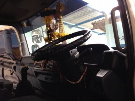 รถฮีโน่ 10 ล้อ ตู้เย็น 260 แรงม้า ปี 46  สนใจติดต่อ 081 - 6079515