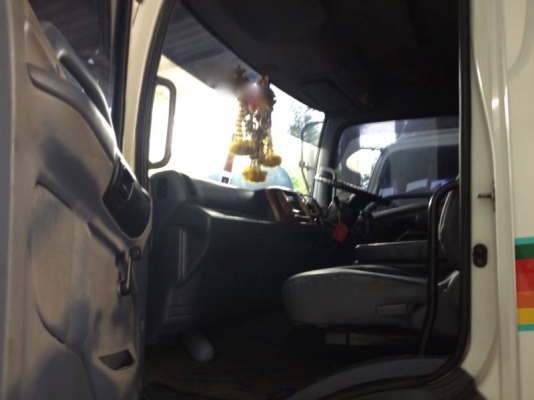 รถฮีโน่ 10 ล้อ ตู้เย็น 260 แรงม้า ปี 46  สนใจติดต่อ 081 - 6079515