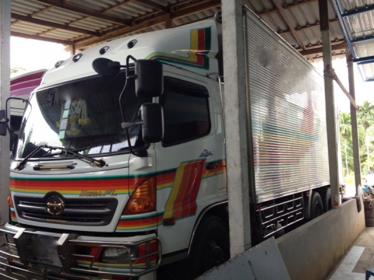 รถฮีโน่ 10 ล้อ ตู้เย็น 260 แรงม้า ปี 46  สนใจติดต่อ 081 - 6079515