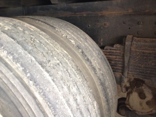 รถฮีโน่ 10 ล้อ ตู้เย็น 260 แรงม้า ปี 46  สนใจติดต่อ 081 - 6079515