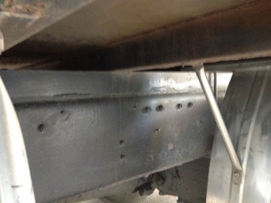 รถฮีโน่ 10 ล้อ ตู้เย็น 260 แรงม้า ปี 46  สนใจติดต่อ 081 - 6079515