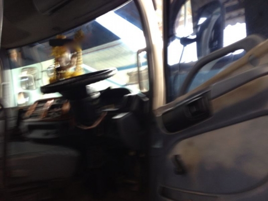 รถฮีโน่ 10 ล้อ ตู้เย็น 260 แรงม้า ปี 46  สนใจติดต่อ 081 - 6079515