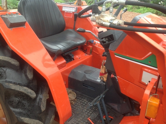 ปัญญาแทรคเตอร์มาแล้ว...จัดมาให้ครับ คูโบต้า L1-285  ใบมีด พร้อม โรตาลี่