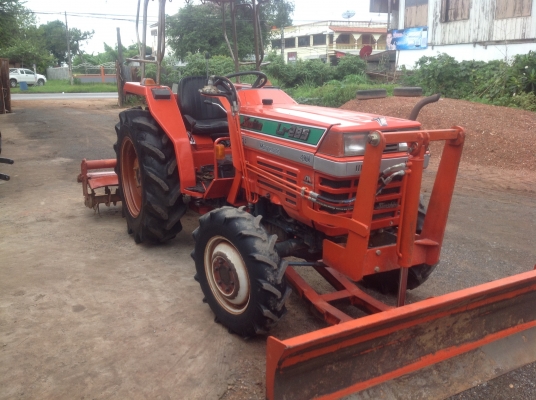 ปัญญาแทรคเตอร์มาแล้ว...จัดมาให้ครับ คูโบต้า L1-285  ใบมีด พร้อม โรตาลี่