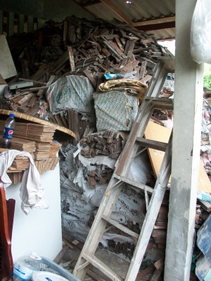 ไม้ปาเก้ ไม้เก่าหลายสิบปี ไม้แดง  ไม้เต็ง ไม้มะค่า  จำนวนมาก