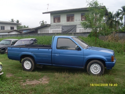 ขาย Nissan Big-m สภาพพร้อมใช้ 100\% ราคา83,000 บาท ขาย Nissan Big-m สภาพพร้อมใช้ 100\% ราคา83,000 บาท