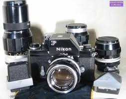 ต้องการซื้อ กล้องฟิล์ม ชนิดเปลี่ยนเลนส์ได้ หรือเฉพาะเลนส์