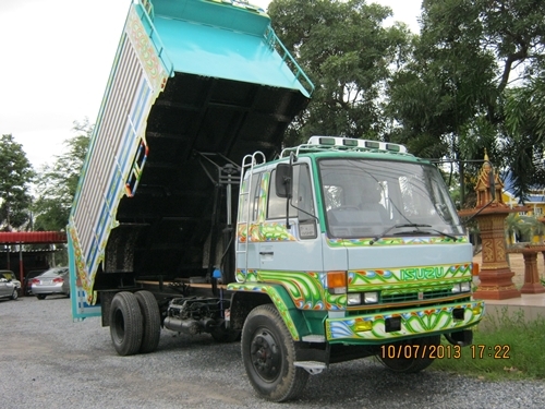 ขายรถบรรทุกหกล้อดั้มเกษตรอีซูซูร็อคกี้ FTR32 รถห้าง เครื่อง 195 แรงม้า