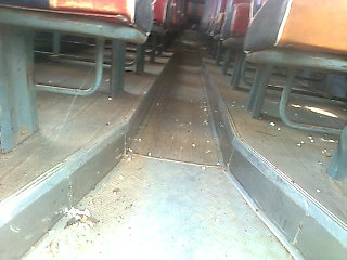 ขายรถบัสพัดลม HINO คัสซี BX320-40693 เครื่อง HINO EM700-40900 150 แรงม้า ยาว 10.50 เมตร 45 ที่นั่ง ราคา 200000