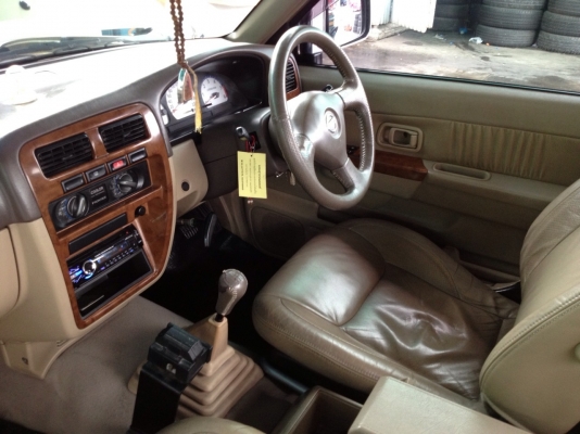 ขายรถ NISSAN FRONTIER สีบรอนซ์ทอง เครืองยนต์ 2.7 TL ปี05ทะเบียนเต็มพร้อมโอน โทร 0831799040 โส