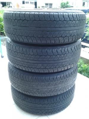 ยาง 255/70 ขอบ16 ปี10 ของ dunlop ครับ