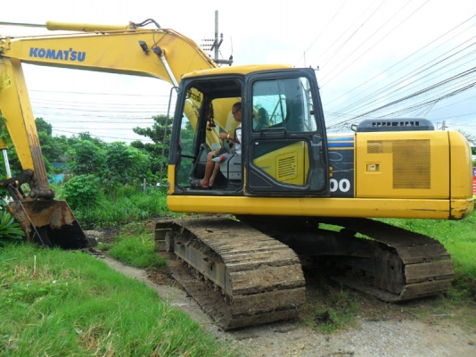 Komatsu PC200-7 12000 ชม. รถสวย สีเดิม ช่วงล่างเต็ม บูมอาร์มสวย ปี 2006