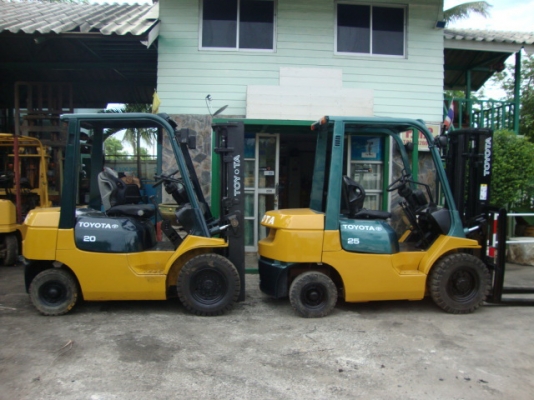 ขายรถโฟล์คลิฟท์ TOYOTA 7FD20 (สภาพดี พร้อมใช้งาน รับประกัน) เครื่องยนต์ดีเซล เกียร์ธรรมดา เสาสูง 3 เมตร งา 1,070 มม. ยางตัน (ราคาถูก ) ขายรถโฟล์คลิฟท์ TOYOTA 7FD20 (สภาพดี พร้อมใช้งาน รับประกัน) เครื่องยนต์ดีเซล เกียร์ธรรมดา เสาสูง 3 เมตร งา 1,070 มม. ยางตัน (ราคาถูก )