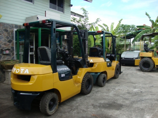 ขายรถโฟล์คลิฟท์ TOYOTA 7FD20 (สภาพดี พร้อมใช้งาน รับประกัน) เครื่องยนต์ดีเซล เกียร์ธรรมดา เสาสูง 3 เมตร งา 1,070 มม. ยางตัน (ราคาถูก ) ขายรถโฟล์คลิฟท์ TOYOTA 7FD20 (สภาพดี พร้อมใช้งาน รับประกัน) เครื่องยนต์ดีเซล เกียร์ธรรมดา เสาสูง 3 เมตร งา 1,070 มม. ยางตัน (ราคาถูก )