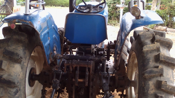 อิเซกิ TS2810 สองเพลา พร้อมผาน 6 สภาพเดิมทั้งคันพร้อมใช้ ราคาเบาๆ