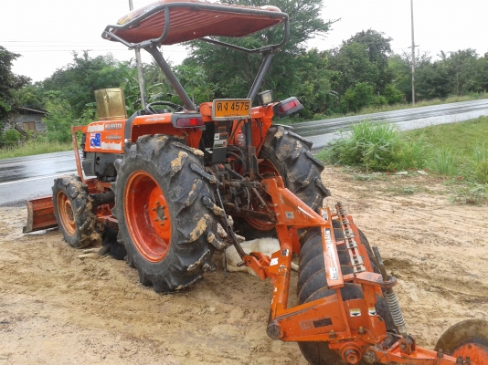 รถไถ่คูโบต้า45แรงมีดันหน้าและพาน6